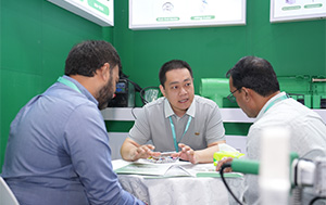 Exhibition style Exhibition style